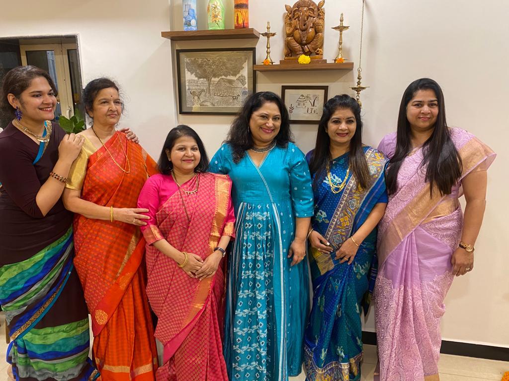 प्रdha Art Studio च्या उद्घाटनासाठी विशेष पाहुण्यांची  उपस्थिती